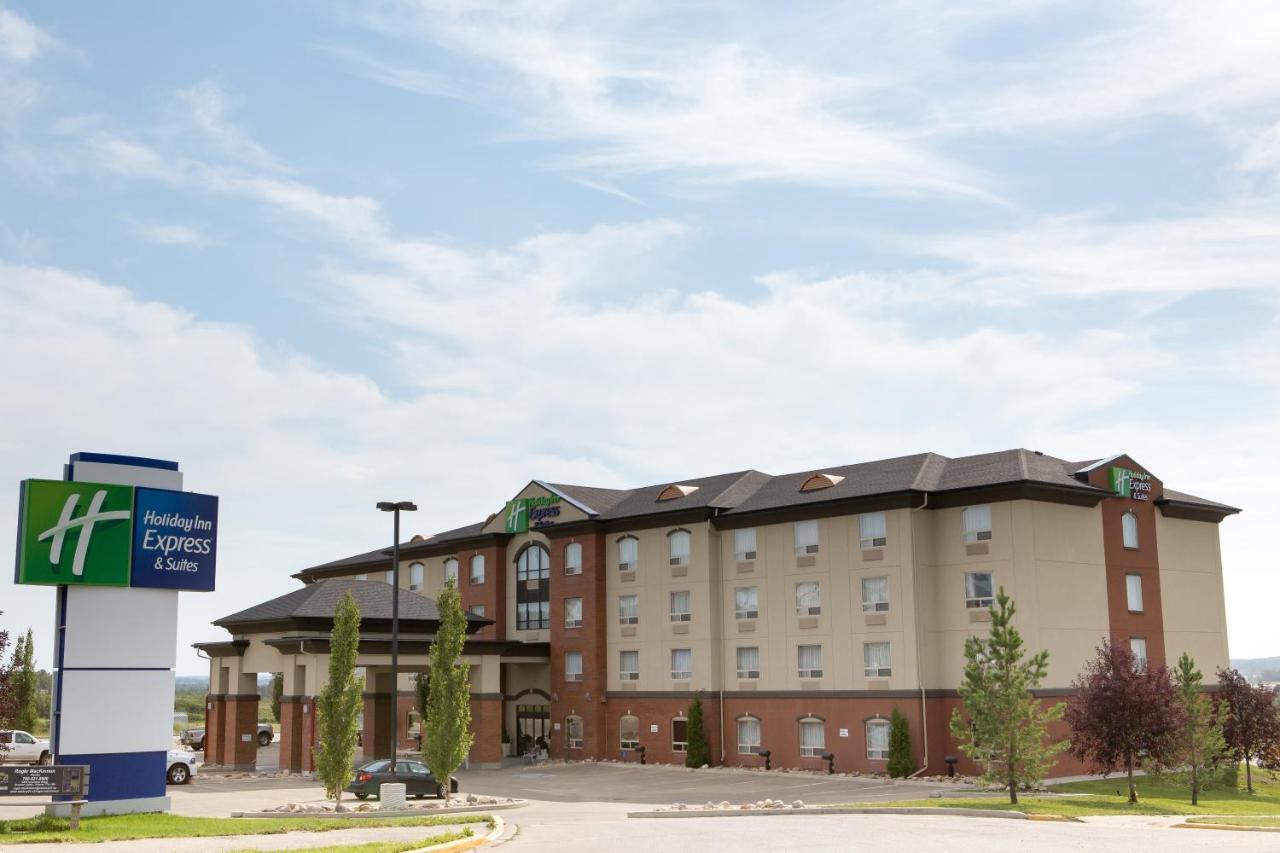 Holiday Inn Express & Suites Drayton Valley By Ihg Exterior photo