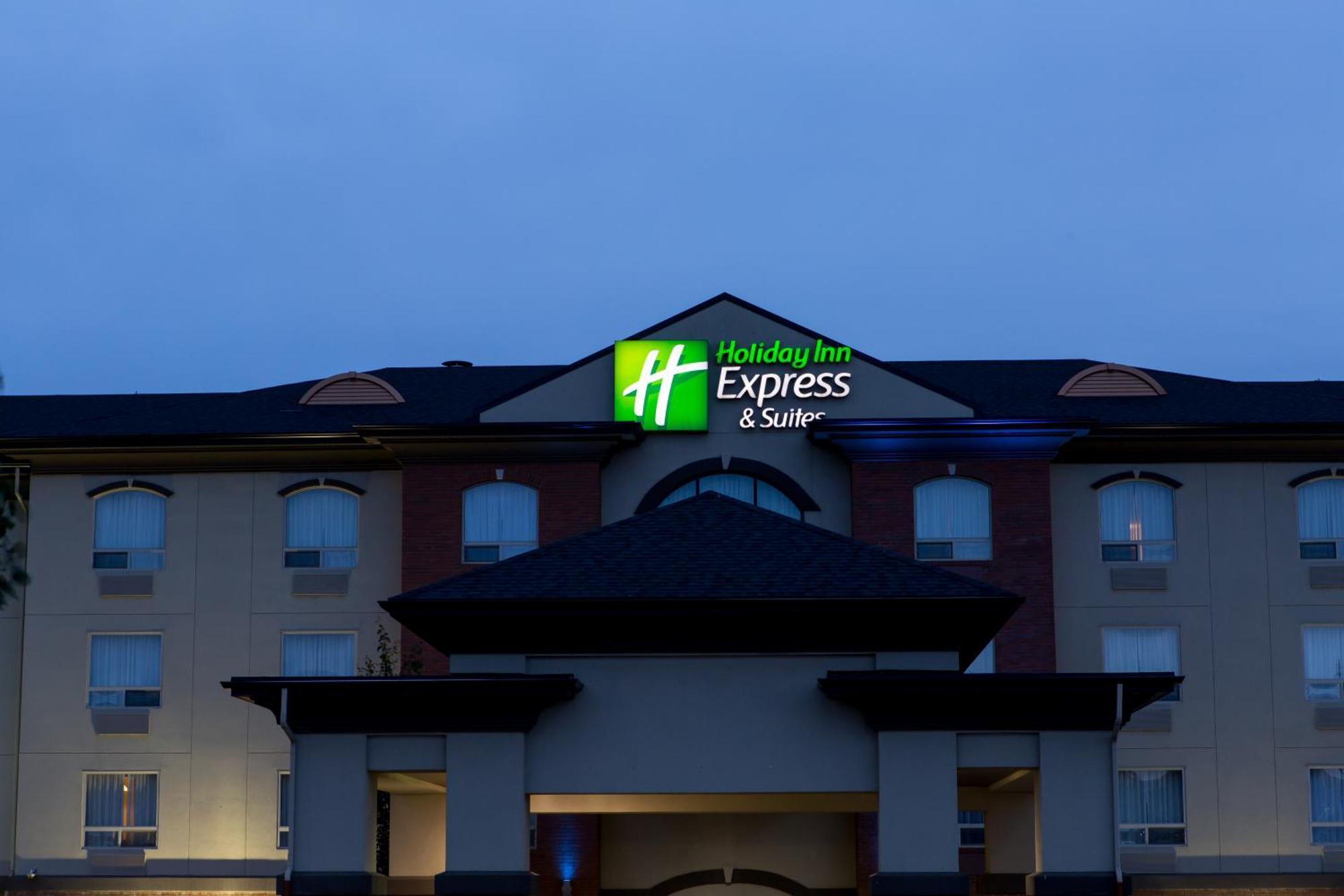 Holiday Inn Express & Suites Drayton Valley By Ihg Exterior photo