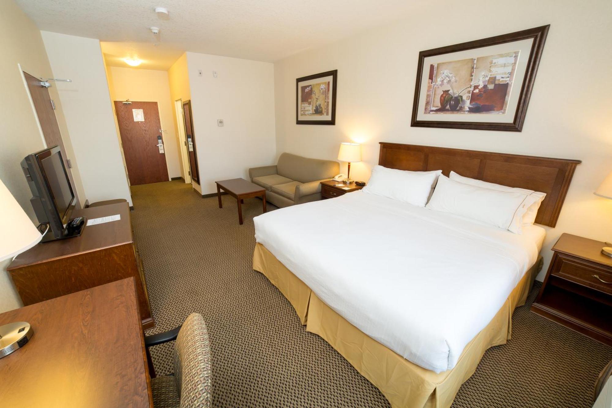 Holiday Inn Express & Suites Drayton Valley By Ihg Exterior photo