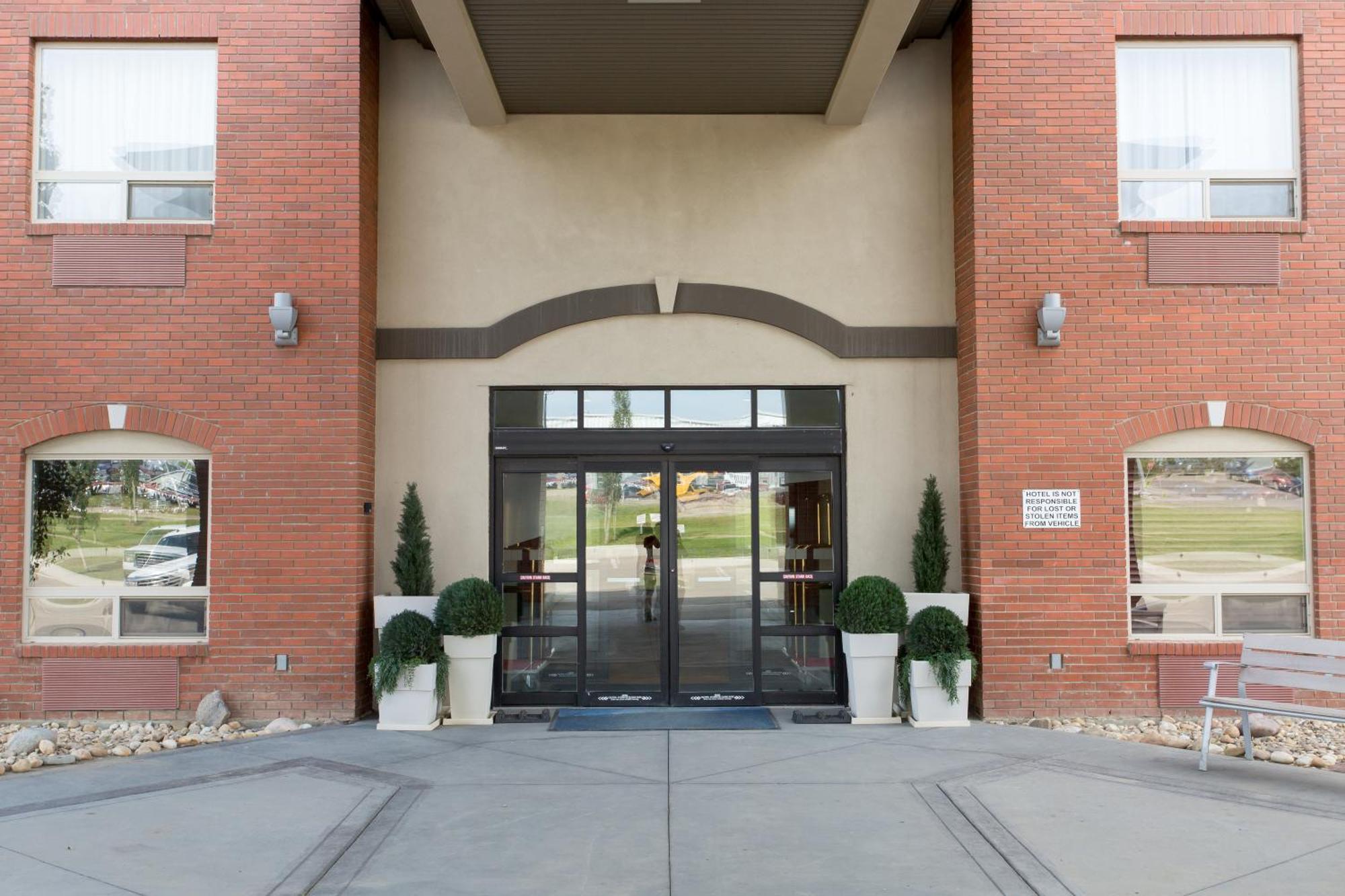Holiday Inn Express & Suites Drayton Valley By Ihg Exterior photo