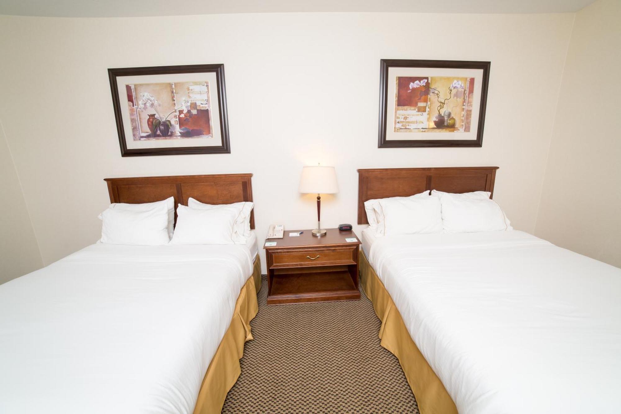 Holiday Inn Express & Suites Drayton Valley By Ihg Exterior photo