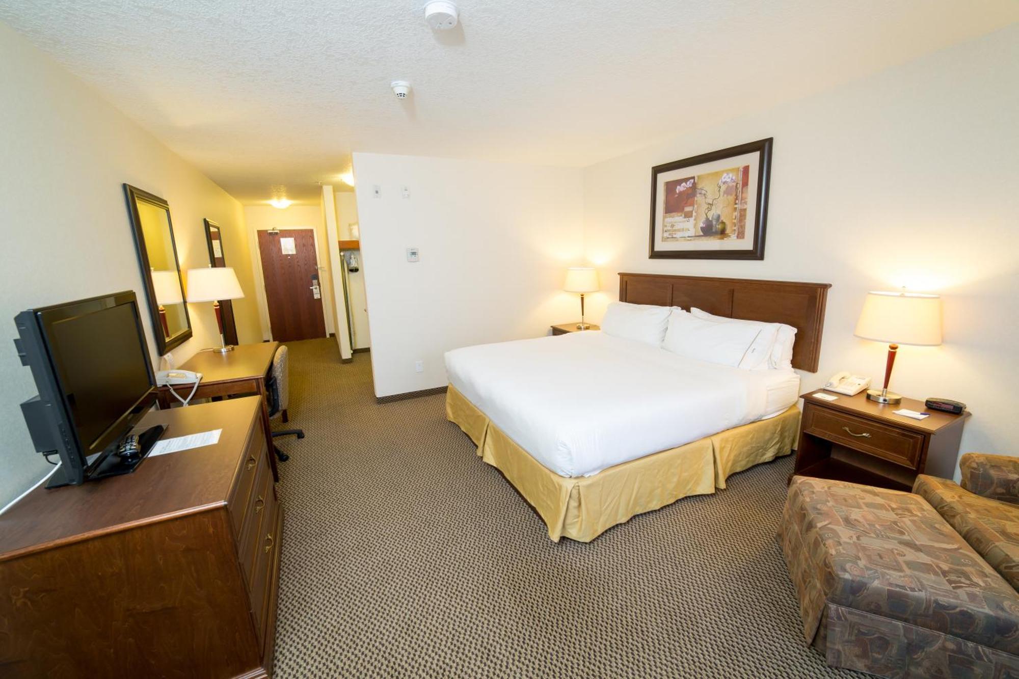 Holiday Inn Express & Suites Drayton Valley By Ihg Exterior photo