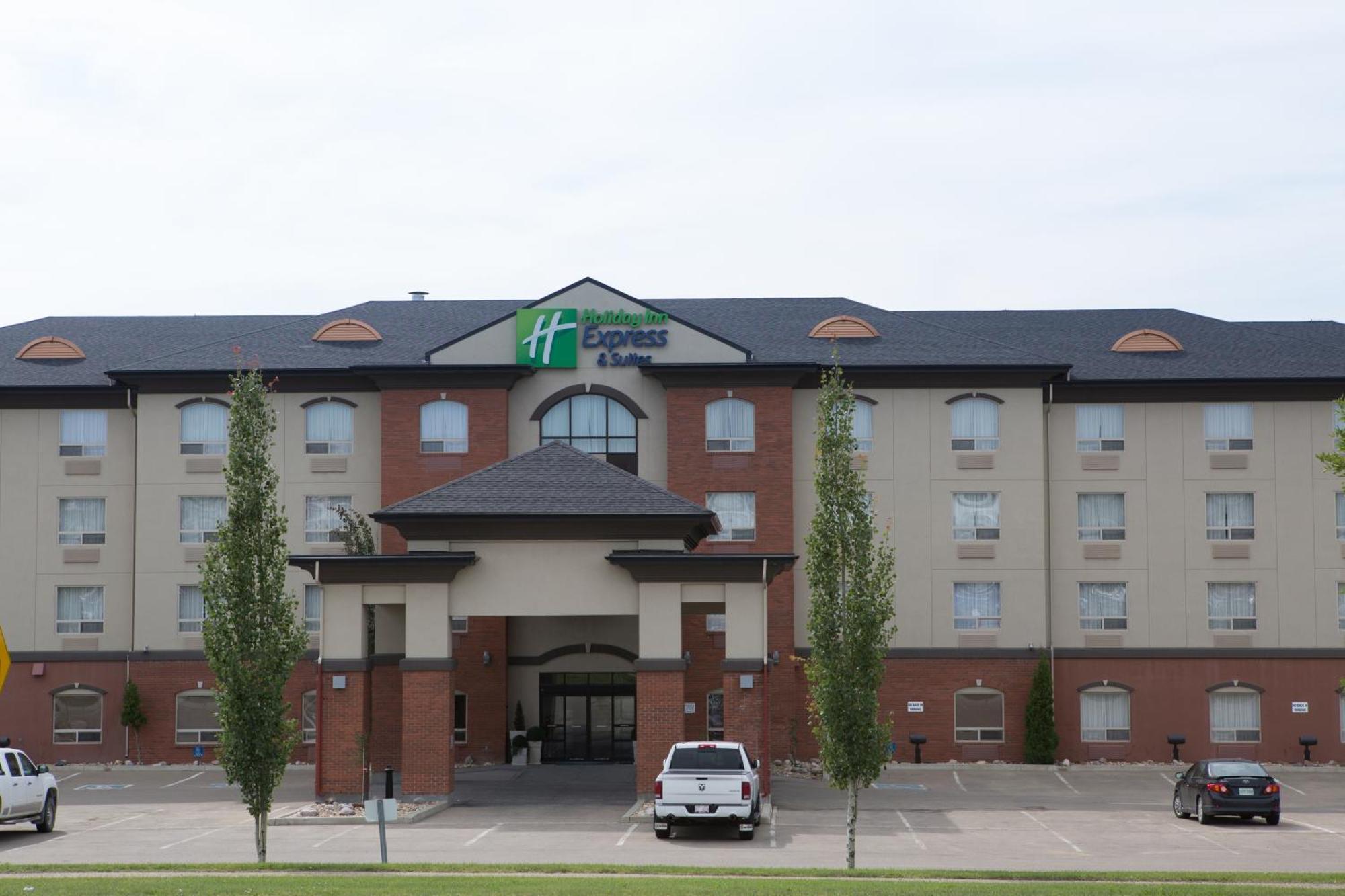 Holiday Inn Express & Suites Drayton Valley By Ihg Exterior photo