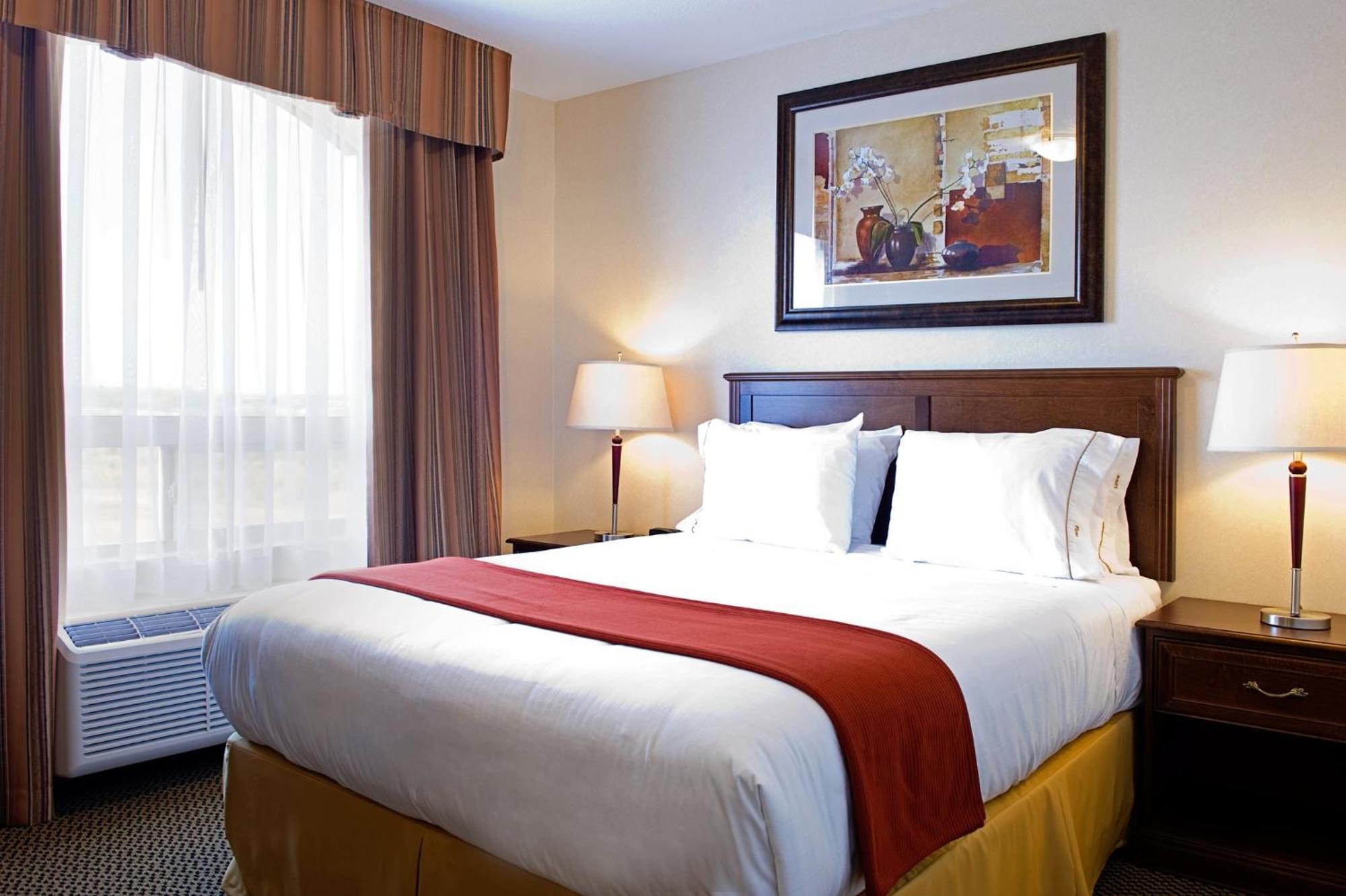 Holiday Inn Express & Suites Drayton Valley By Ihg Exterior photo