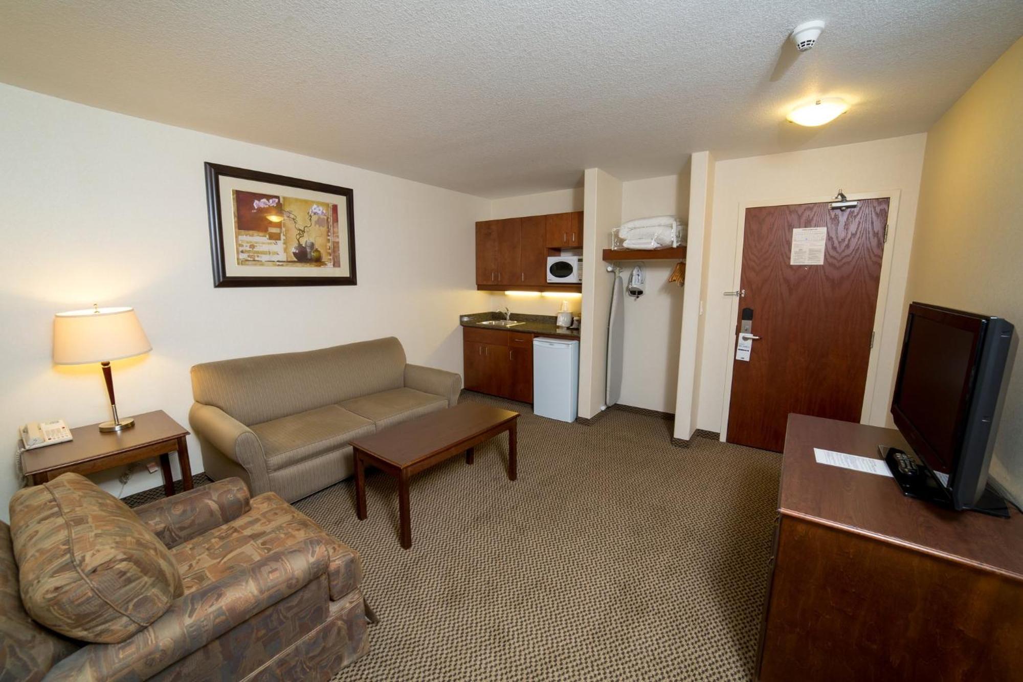 Holiday Inn Express & Suites Drayton Valley By Ihg Exterior photo