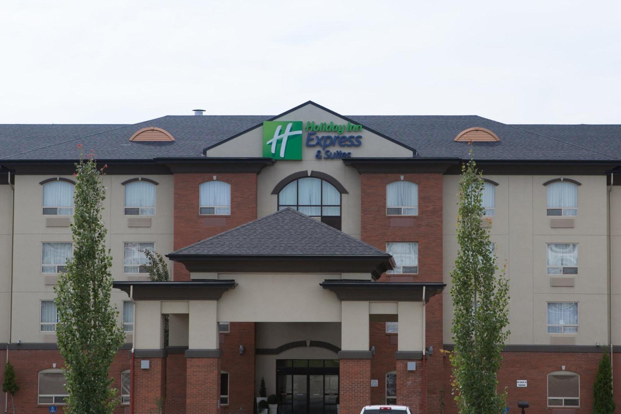 Holiday Inn Express & Suites Drayton Valley By Ihg Exterior photo